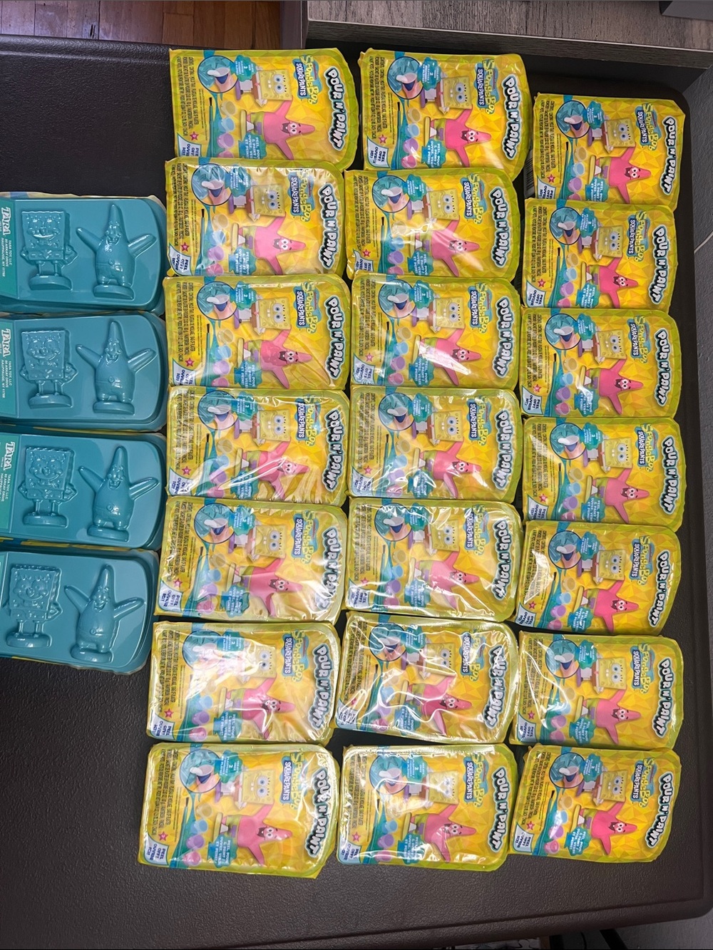 SpongeBob Pour N Paint Party Favors 
25 Packs